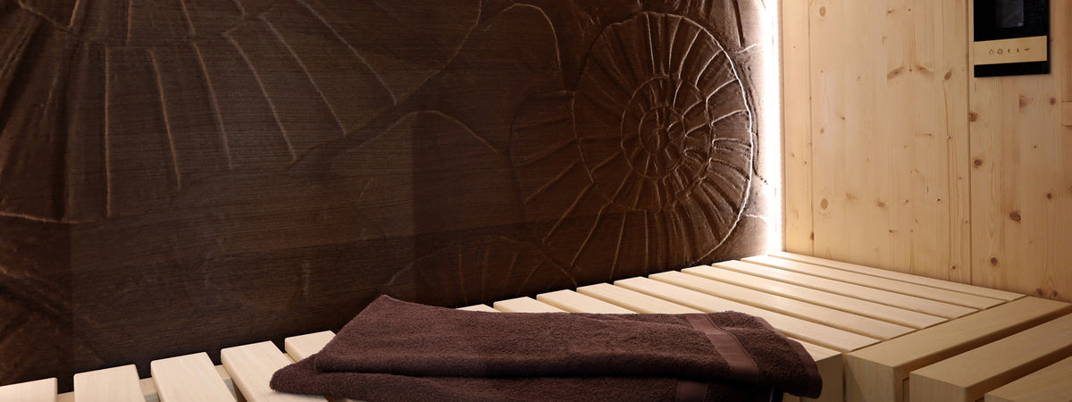 Sauna Sale, Außensauna mit Dekorwand Fossil