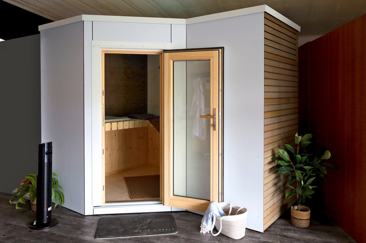 Sauna Sale, Außensauna mit Außenverkleidung weiße Kunststoff-Vollkernplatten, Saunaprofilholz in Weißtanne, Dura Patina Rhombusprofil